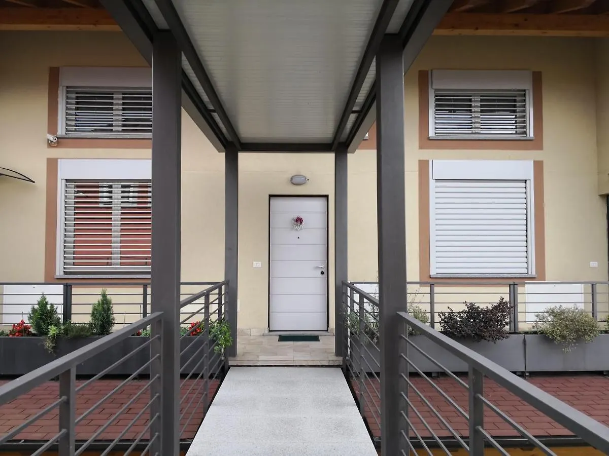 Charme Lake Loft Ispra