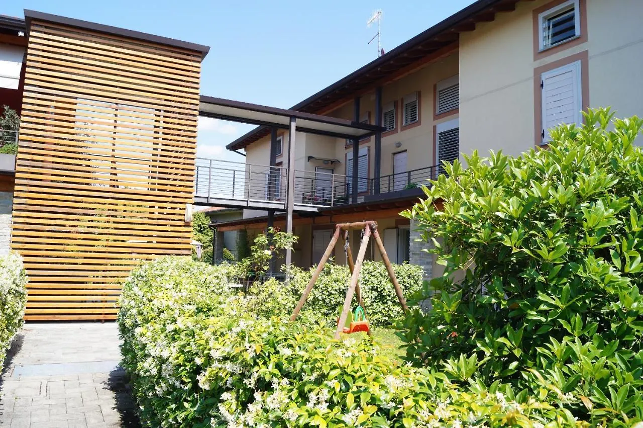 Charme Lake Loft Ispra 0*,