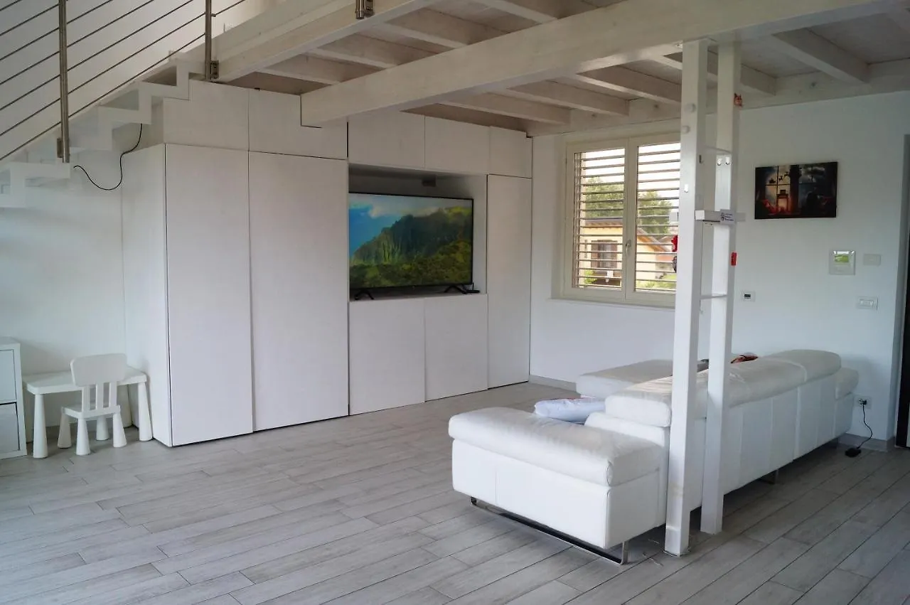 Charme Lake Loft Ispra 0*,